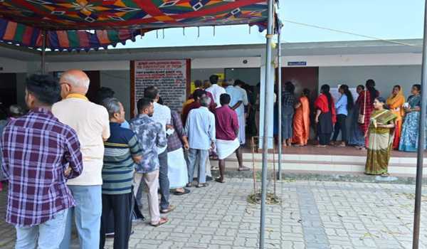 Around 14.26 pc polling in Kerala till 1000 hrs