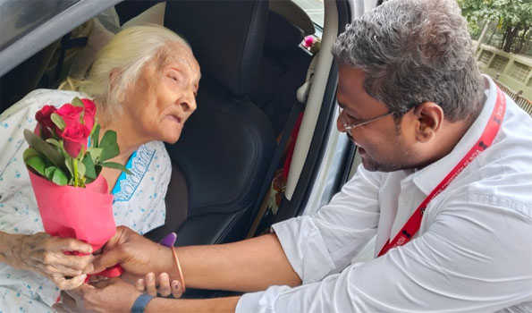 Maha Assembly polls: 113-yr-old woman, 103-yr-old man cast their votes in Mumbai