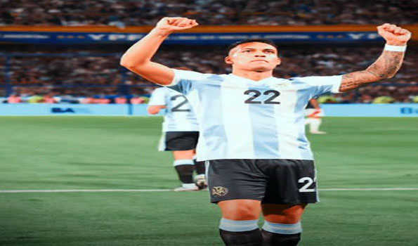 Argentina moves closer to World Cup spot as Chile stays alive