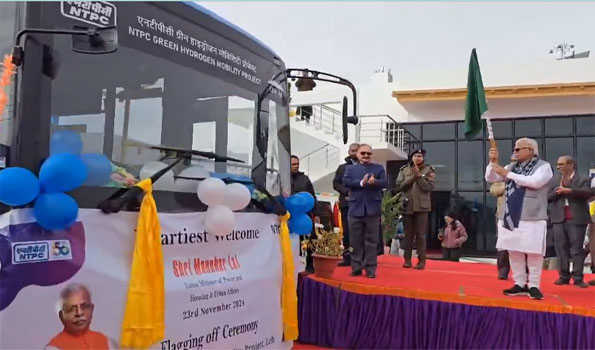 Union Minister Khattar flags off NTPC green hydrogen buses at Leh
