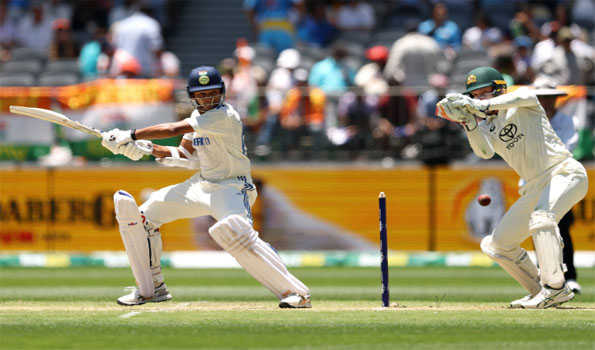 India build 405-run lead after Jaiswal hits 161 at Tea