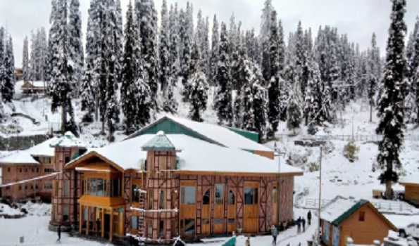 Cold intensifies after snowfall  in Kashmir