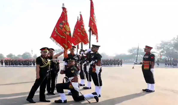 Army chief presents President Colours to 4 Battalions of Mechanised Infantry