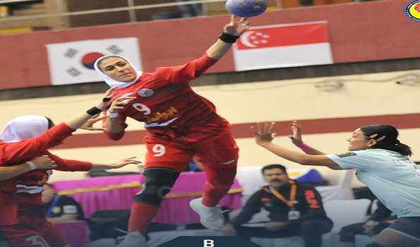 India fall to Iran, semifinal hopes alive