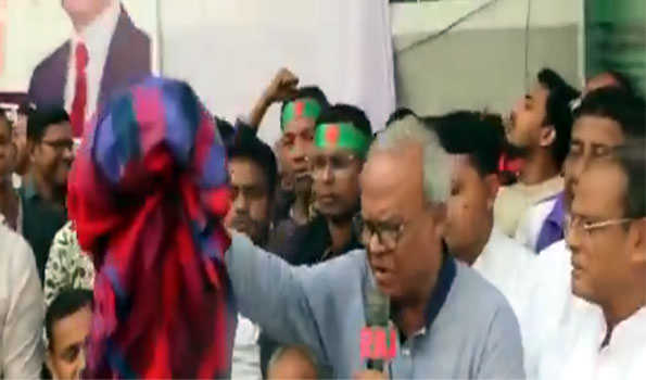 BNP calls for boycott of Indian goods, burns Indian-made saree as example