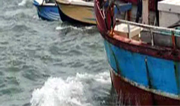 Sri Lankan Navy apprehends 8 more fishermen from TN