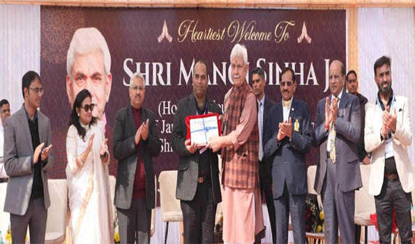 J&K LG felicitates members of Langar organisation & NGOs