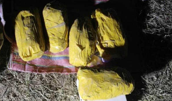 SFs nab two persons with heroin on LoC in J&K