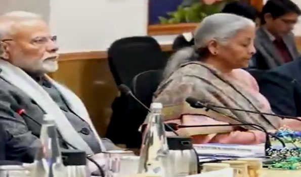 PM Modi meets top economists ahead of Budget, gets inputs on various topics