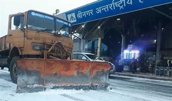 Low visibility affects flight operation at Srinagar Airport