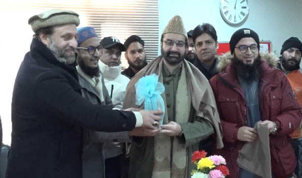 Make healthcare sector efficient & people friendly: Mirwaiz Umar