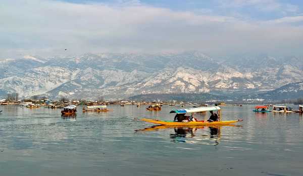 Moderate snowfall during first week of Jan over J&K: MeT