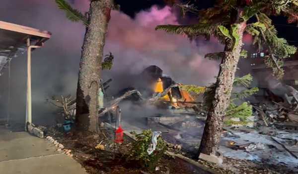 Small plane crashes into trailer park in US state of Florida
