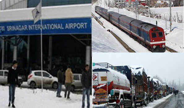 Major snowfall affects road, rail, & flight operations in Kashmir