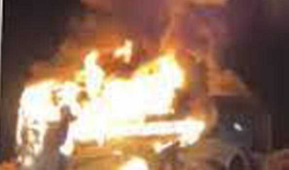 Private bus catches fire on Mumbai-Goa NH in Ratnagiri