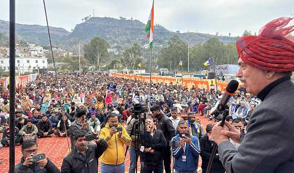 Support leaders who prioritise humanity, and development: Azad