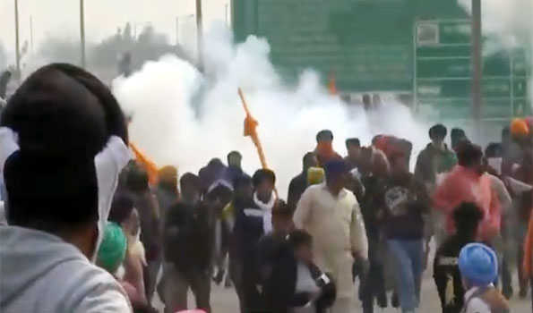 Farmers protest: Police fires tear gas shells at Shambhu border