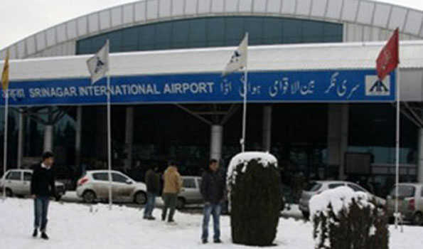 Over 12 flights cancelled at Srinagar Airport due to fresh snowfall