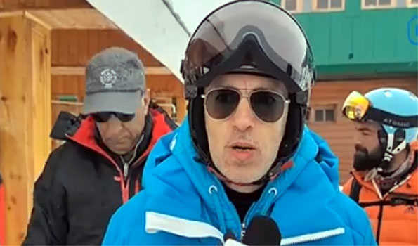 Omar urges centre to upgrade infrastructure at Gulmarg for skiing