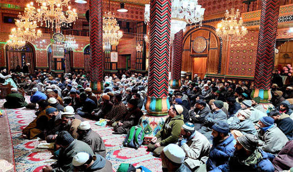 Kashmir: Shab-e-Baraat celebrated with fervour