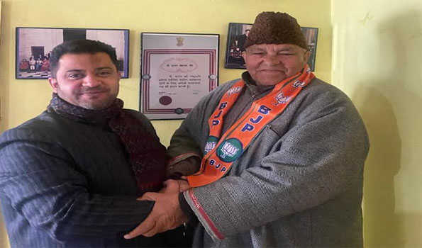 Padma Shri awardee Ghulam Mohammad Mir joins BJP in Kashmir