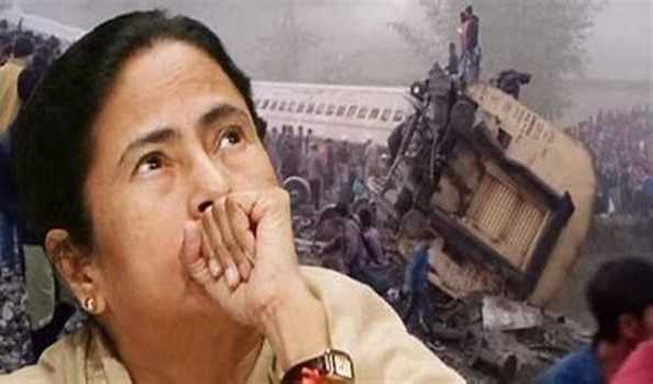 Mamata expresses grief over death of people  in Jamtara train accident
