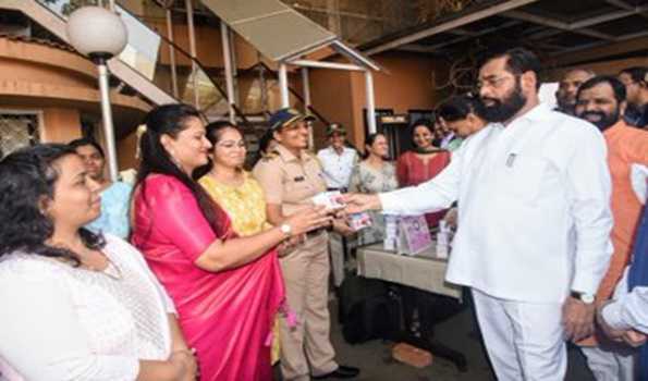 Maha CM distributes medical materials