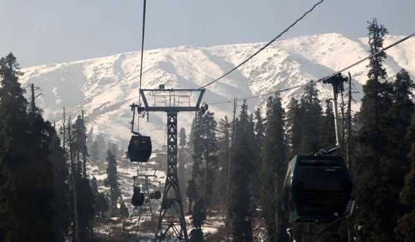 After rain, snowfall night temp drops in Kashmir, minus -12°C at Gulmarg