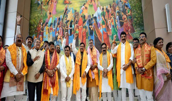 MP CM, cabinet colleagues perform puja at Ram temple