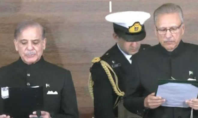 Shahbaz Sharif takes oath as 24th PM of Pakistan