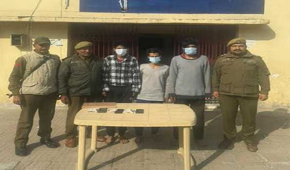 J&K: Police nabs two with heroin, cash in Gadigarh