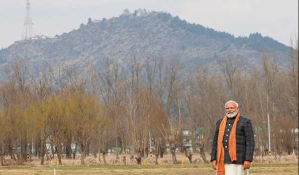 PM Modi arrives in Srinagar amid unprecedented security arrangements