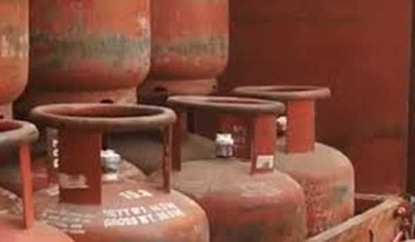 Govt reduces LPG cylinder prices by Rs 100 on International Women Day