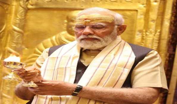 PM performs puja at Kashi Vishwanath temple