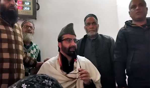 JK: Mirwaiz calls for making mosques as social reform centres