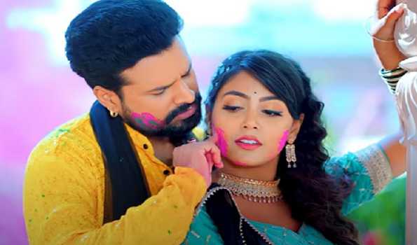 Ritesh Pandey & Shilpi Raj's holi song 'Holi Mein Dilwa Kare Dhak Dhak' released