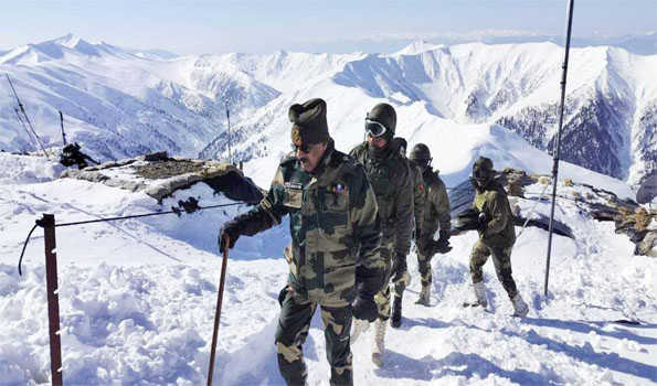 SDG of BSF reviews operational preparedness along LoC in Kupwara