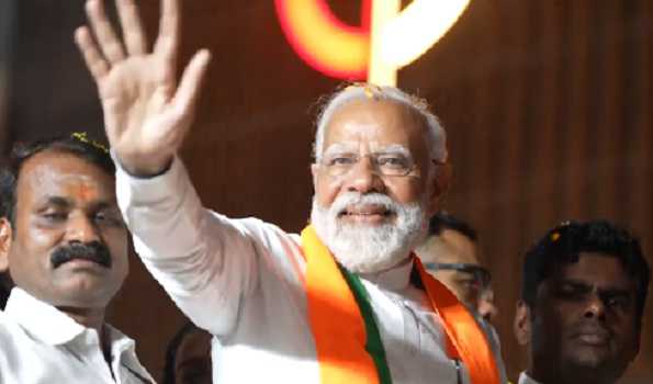 Kerala: PM Modi holds road show in Palakkad