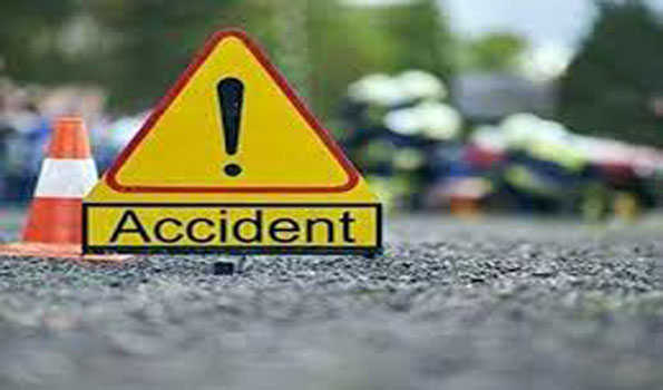 UP: Three killed, 1 injured as van hit by unidentified vehicle