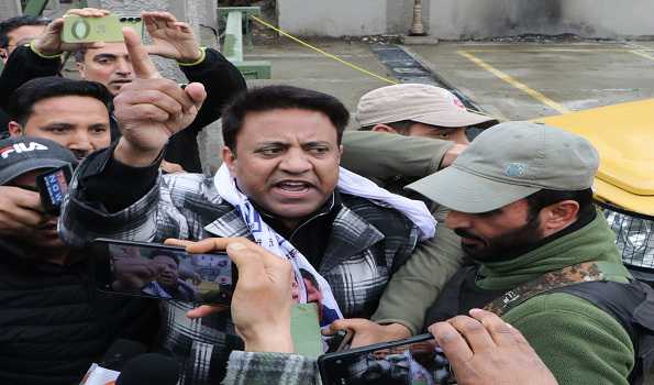 AAP workers protest in Srinagar against Kejriwal