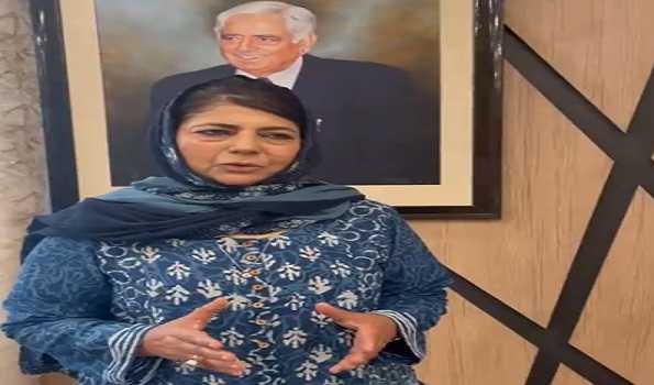 Mehbooba urges  Vaishnaw to consider altering  alignment of  railway line in Shopian