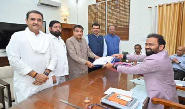 Nitin Gadkari files a nomination from Nagpur