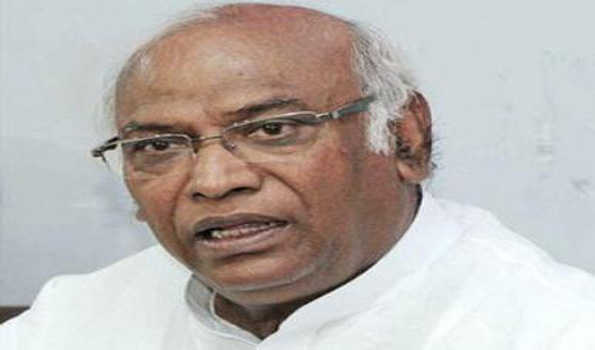 PM has mastered art of manipulating democracy, hurting Constitution: Kharge