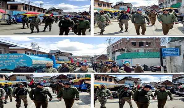 LS Polls : Police & CAPF conduct flag marches in several districts of Kashmir