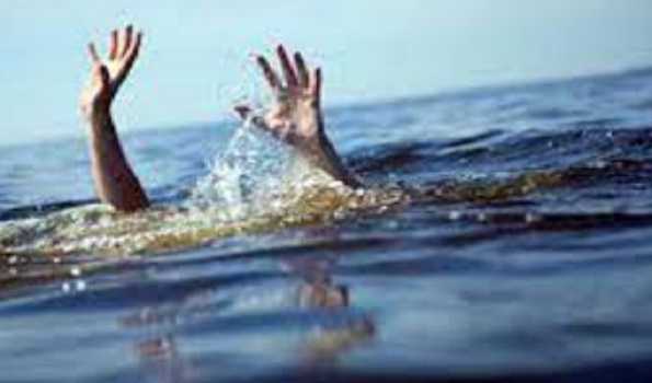 Four women, including 2 teenage girls, drown in lake