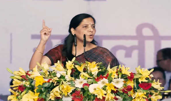 India bloc rally: Sunita Kejriwal reads out Delhi CM’s six promises