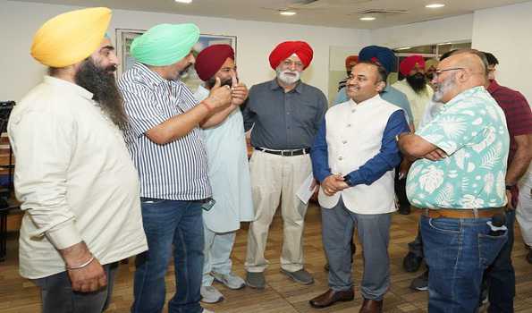 Punjab: CEO visits Chandigarh press club