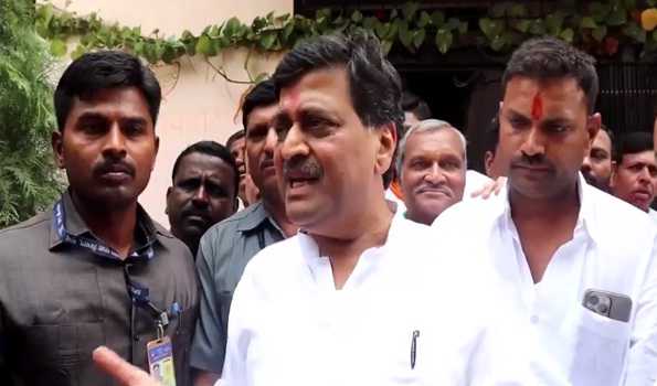 Maharashtra: Ashok Chavan's convoy stopped by villagers in Nanded