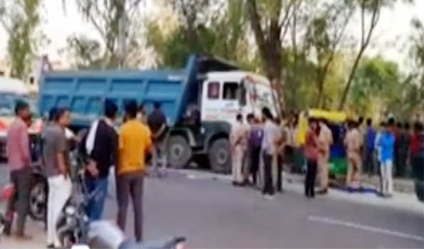 UP: Six killed, 2 injured as truck hits auto in Chitrakoot