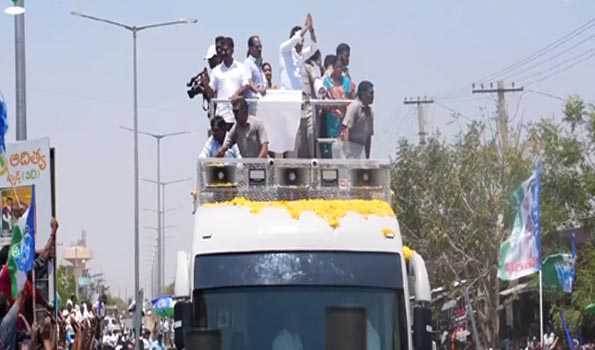 AP CM Jagan Reddy resumes Siddham Bus Yatra on 6th day